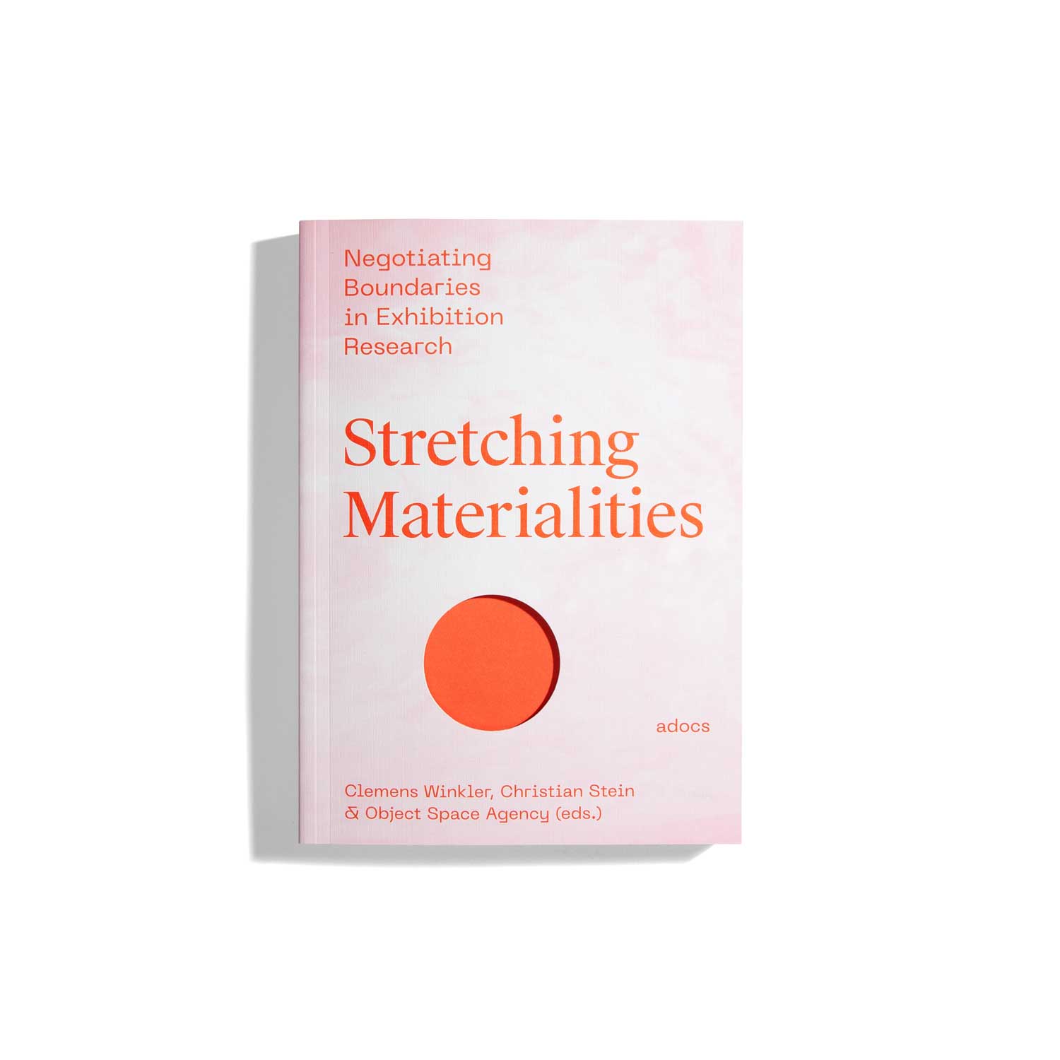 Stretching Materialities: Negotiating Boundaries in Exhibition Research